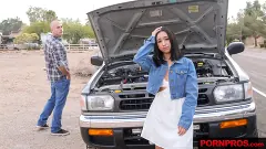 Liora Vane - Helpful Stranger | Picture (5)